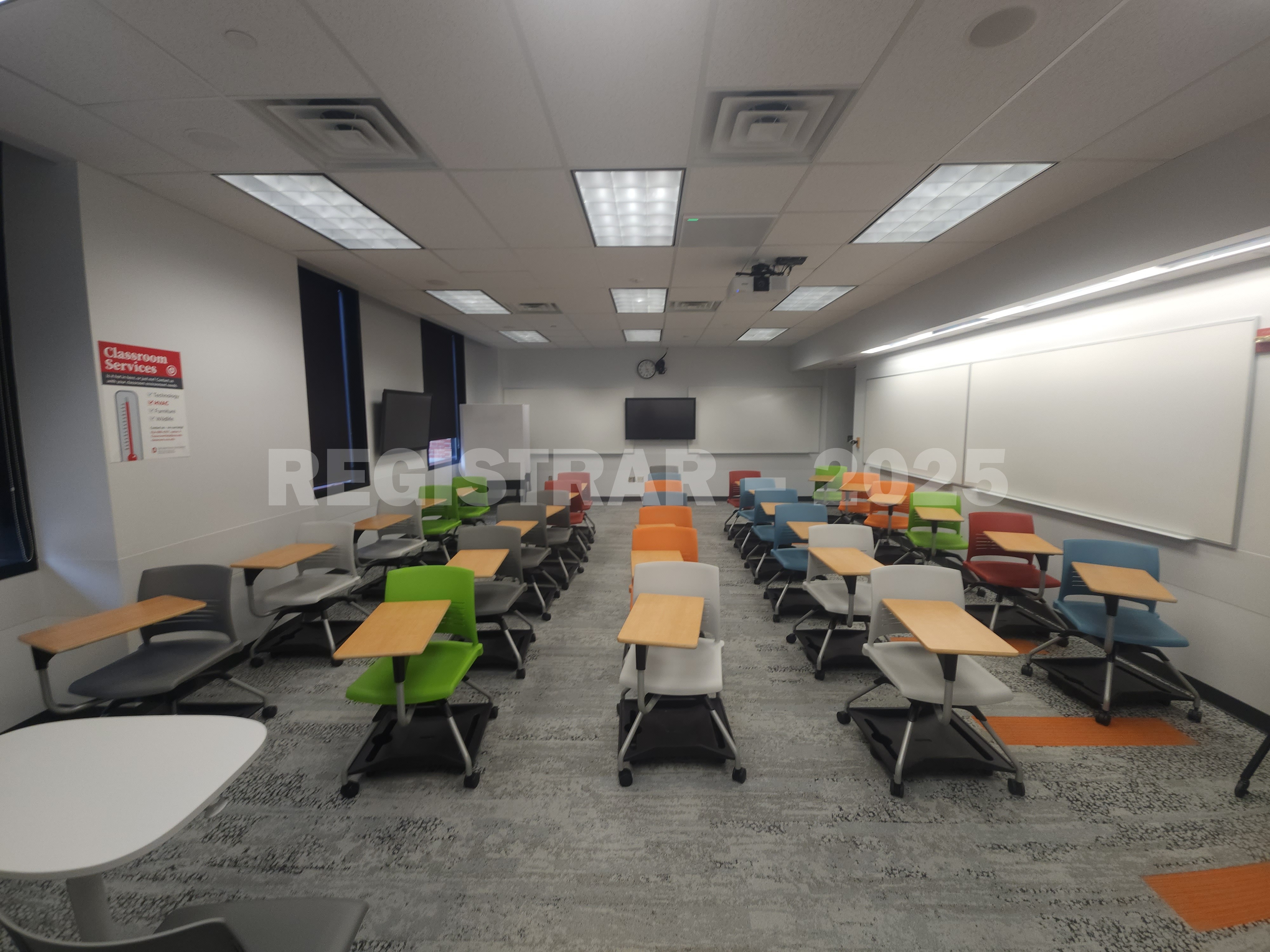 McPherson Chemical Lab room 1035 ultra wide view from the front of the room